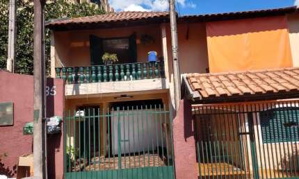 CASA SOBRADO DE 3 CASAS NO MESMO QUINTAL, CORNÉLIO PROCÓPIO PR.