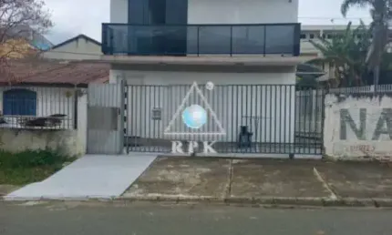 Casa à venda na Rua Luiz Gurgel do Amaral Valente, 544, Sítio Cercado, Curitiba