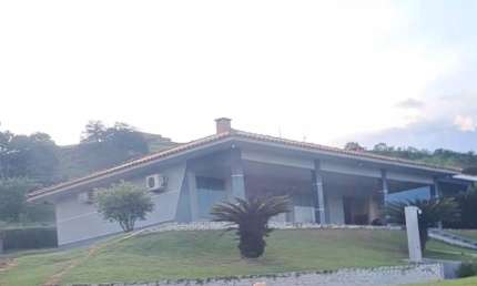 LINDA CASA EM CONDOMINIO NO LAGO DE BOA VISTA DA APARECIDA