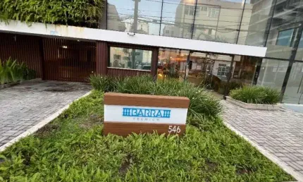 Apartamento tipo studio 1/4 mobiliado, andar alto, norte sul, varanda incorporada no Edifício Barra Premium na Marques de Caravelas Vender na Barra