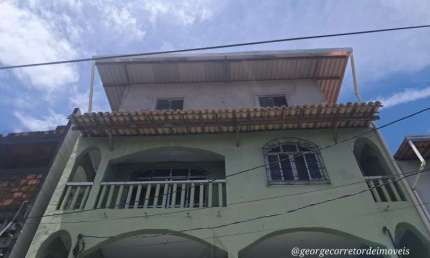 Apartamento amplo tipo casa com 162 m², dividido em 3/4 dormitórios, 3 salas, varanda, nascente, segundo andar, alugar no Cabula VI Salvador