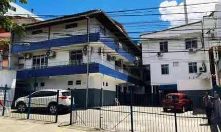 Prédio Comercial no Cabula VI com 600 m² dividido em 20 salas 8 banheiros 6 vagas, ar condicionado alugar em Narandiba Doron Paralela Imbuí Salvador