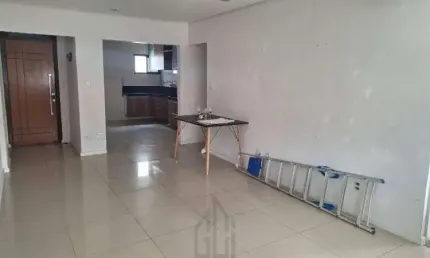 Apartamento com 89 m² dividido em 3/4 sala ampla, varanda, 3 vagas no segundo andar escada do Edifício Terra Residencial a venda Brotas Salvador