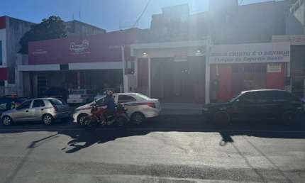 Loja Ponto comercial medindo 140 m² no Largo do Tanque São Caetano ao lado do Bradesco para alugar em Salvador