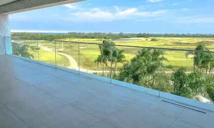 Mansão suspensa no condomínio riserva golf com 648m²