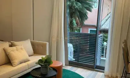 Ipanema | Suíte Decorada no Condomínio Bossa 107 com 28m²