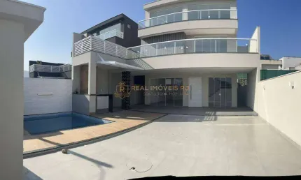 Casa triplex de 3 quartos a venda na barra da tijuca
