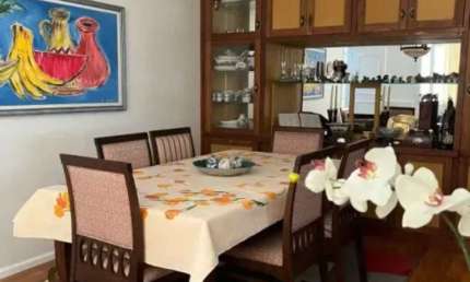 Apartamento ,  com 3 quartos todo reformado em Copacabana