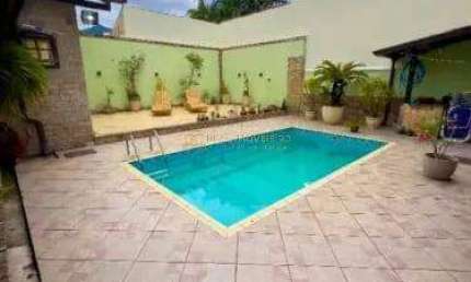 Casa Duplex , em Vargem Grande com 4 Suítes, Piscina e Painel Solar