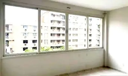 Apartamento , com 2 quartos e dependência completa na Tijuca