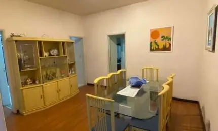 Apartamento , com 4 Quartos e dependência completa em Copacabana