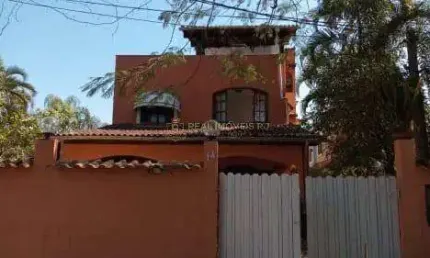 Casa com 4 Quartos e 3 Suítes a Venda. em Vargem Pequena
