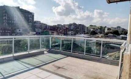 Duas casas independentes com terraço e churrasqueira em vila
