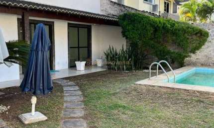Locação de Casa Duplex no Condomínio Bosque dos Esquilos