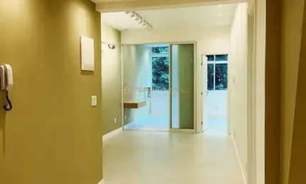 Apartamento .de 2 Quartos no Leblon, Ataulfo de Paiva, Totalmente Reformado