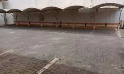 Galpão com 200 metros no costa azul, frente de rua, com terreno de 700,00 m²