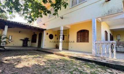 Casa em Araruama - 5 Quartos - (3 Suítes) - R$ 600.000,00 - Coqueiral
