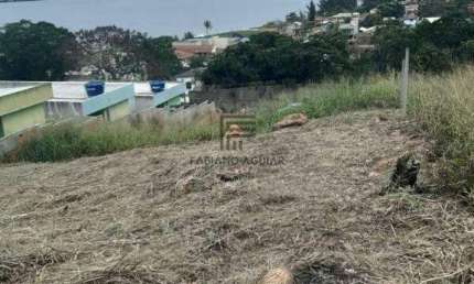Terreno de 450m² - com Vista Privilegiada para a Lagoa – Excelente Localização!