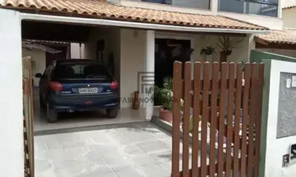 Casa em Araruama - 2 Quartos - R$370.000,00 - Centro