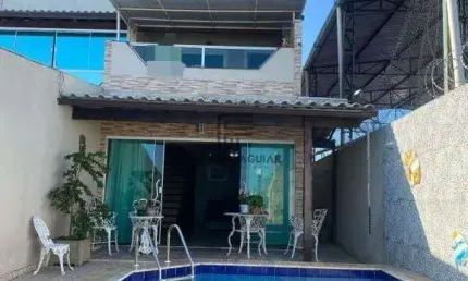 Casa em Araruama, 4 quartos, sendo 1 suíte - R$ 690.000,00 - Centro