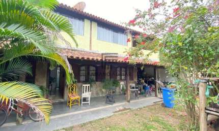 Casa a venda (4 Quartos - 2 Suítes) - 1.500.000,00 - Centro