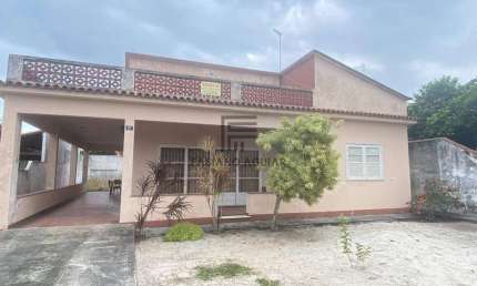 Casa em Araruama, 3 quartos - R$ 450.000,00 - Coqueiral- Araruama
