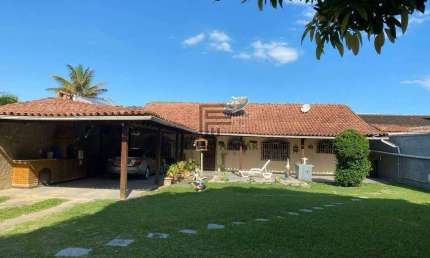 Casa em Araruama, 4 quartos (1 suíte) - R$ 600.000,00 - Coqueiral - Araruama