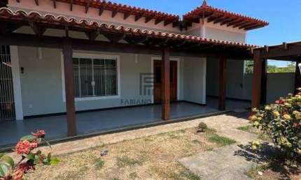 Casa com 3 quartos, R$ 870.000- Vila Capri - Araruama/RJ