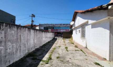 Área comercial em Iguaba Grande ( 10 salas, 7 banheiros ) - Centro