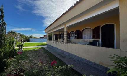 Casa em Araruama, 3 Quartos ( 1 suíte ) - R$ 700.000,00 - Coqueiral