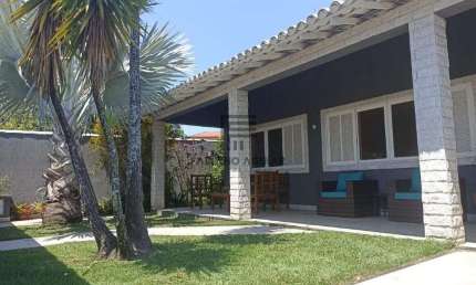 Ampla casa com 5 quartos - 2 suítes a poucos passos da Orla da Pontinha - R$830.000,00