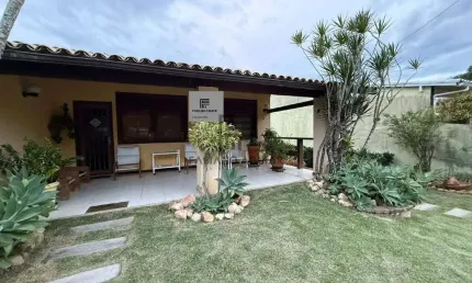 Casa em São Pedro - (4 Quartos) - R$ 650.000,00 - Praia Linda