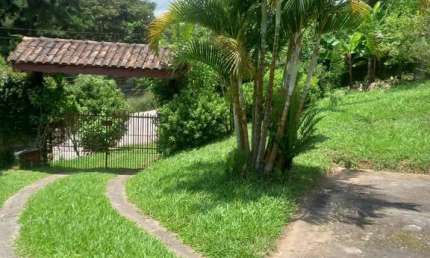 VENDE-SE / ALUGA-SE CHACARÁ EM SUZANO COM ESCRITURA  900 METROS QUADRADOS