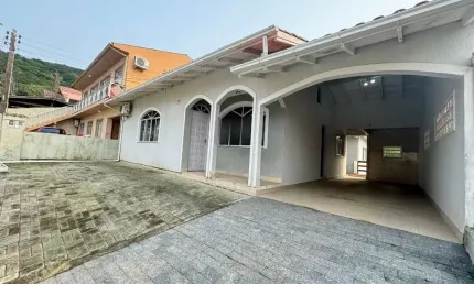Casa com 4 quartos à venda na Beco João Fernando da Silva, 452, Roçado, São José por R$ 690.000