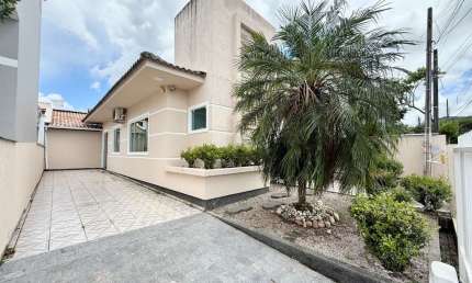 Casa com 2 quartos à venda na dos Ingas, 85, Madri, Palhoça por R$ 580.000