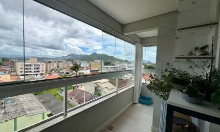 Apartamento com 3 quartos à venda na Prefeito Cantidio Virissimo, 321, Universitários, Biguaçu por R$ 590.000