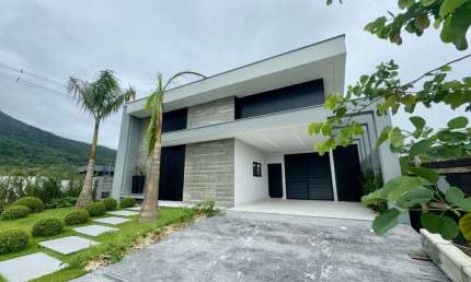 Casa em condomínio fechado com 3 quartos à venda na Rua Lagoinha, 65, Pedra Branca, Palhoça por R$ 2.550.000