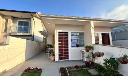 Casa com 2 quartos à venda na Rua Joel Viana Koester, 270, Lisboa, São José por R$ 340.000