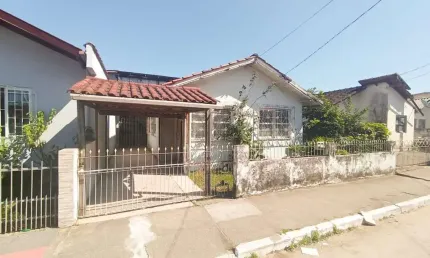 Casa em condomínio fechado com 3 quartos à venda na Trinta e Um de Março, 59, Ponte do Imaruim, Palhoça por R$ 325.000