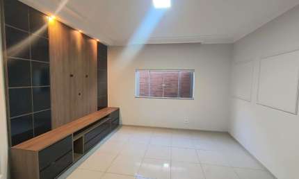 Casa com 3 quartos à venda no Conjunto Segismundo Pereira, Uberlândia 