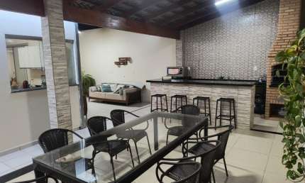 Casa com 3 quartos à venda no Jardim Europa, Uberlândia 