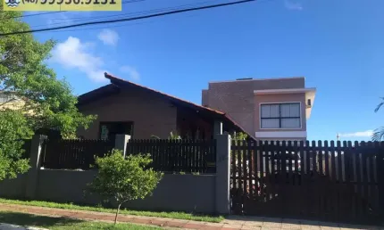 Casa Alto Padrão para Venda em Florianópolis, São João do Rio Vermelho, 3 dormitórios, 1 suíte, 2 banheiros, 2 vagas