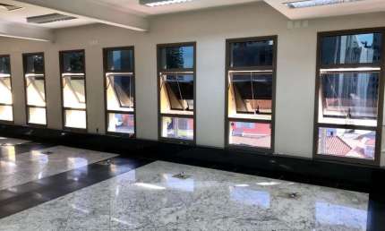 Sala Comercial para Venda em Florianópolis, Agronomica, 5 banheiros, 2 vagas