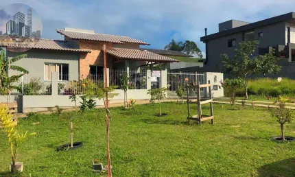 Casa Alto Padrão para Venda em Florianópolis, Ingleses do Rio Vermelho, 3 dormitórios, 1 suíte, 2 banheiros, 3 vagas