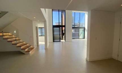 Apartamento para Venda em Florianópolis, Jurerê, 3 dormitórios, 3 suítes, 4 banheiros, 4 vagas