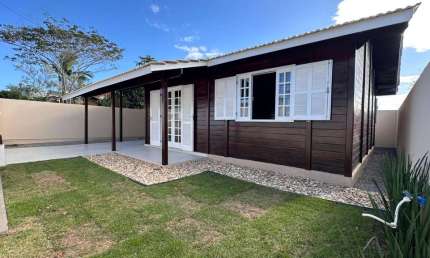 Casa para Venda em Florianópolis, São João do Rio Vermelho, 2 dormitórios, 1 banheiro, 2 vagas