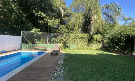 Casa para Locação em Florianópolis, Jurerê, 5 dormitórios, 4 suítes, 4 banheiros, 2 vagas