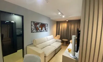 GD - Apartamento com 2 quartos no Edf. Fantasy/ Casa Amarela/ Andar alto nascente.