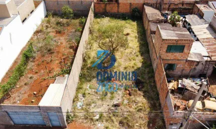 Terreno à venda na Rua Sete, Jardim Itália, Uberaba