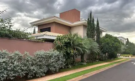 Casa com 4 quartos à venda na Avenida Dom Luiz Maria de Santana, Mercês, Uberaba